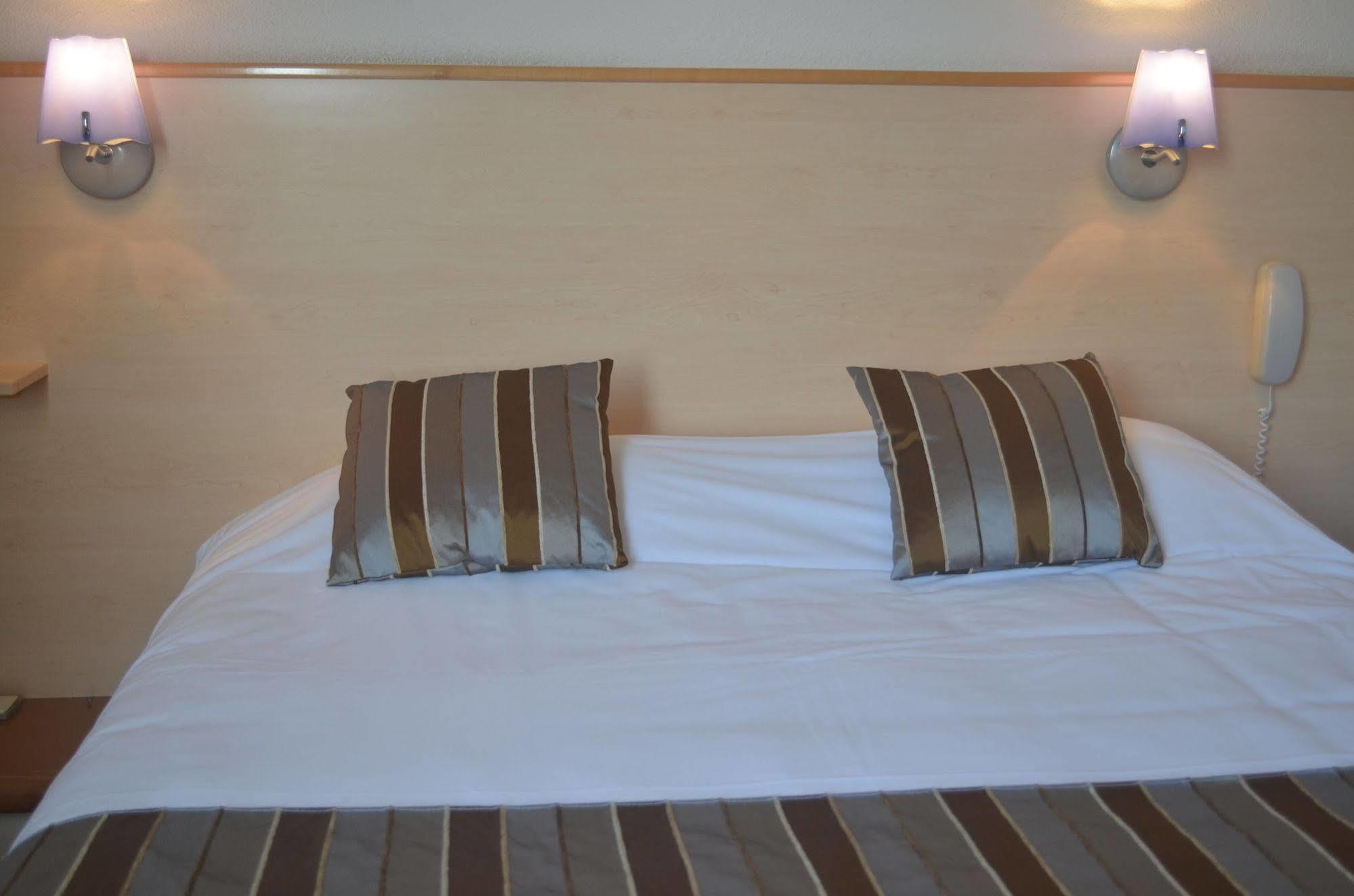 Ibis Budget La Rochelle Пюильборо Экстерьер фото