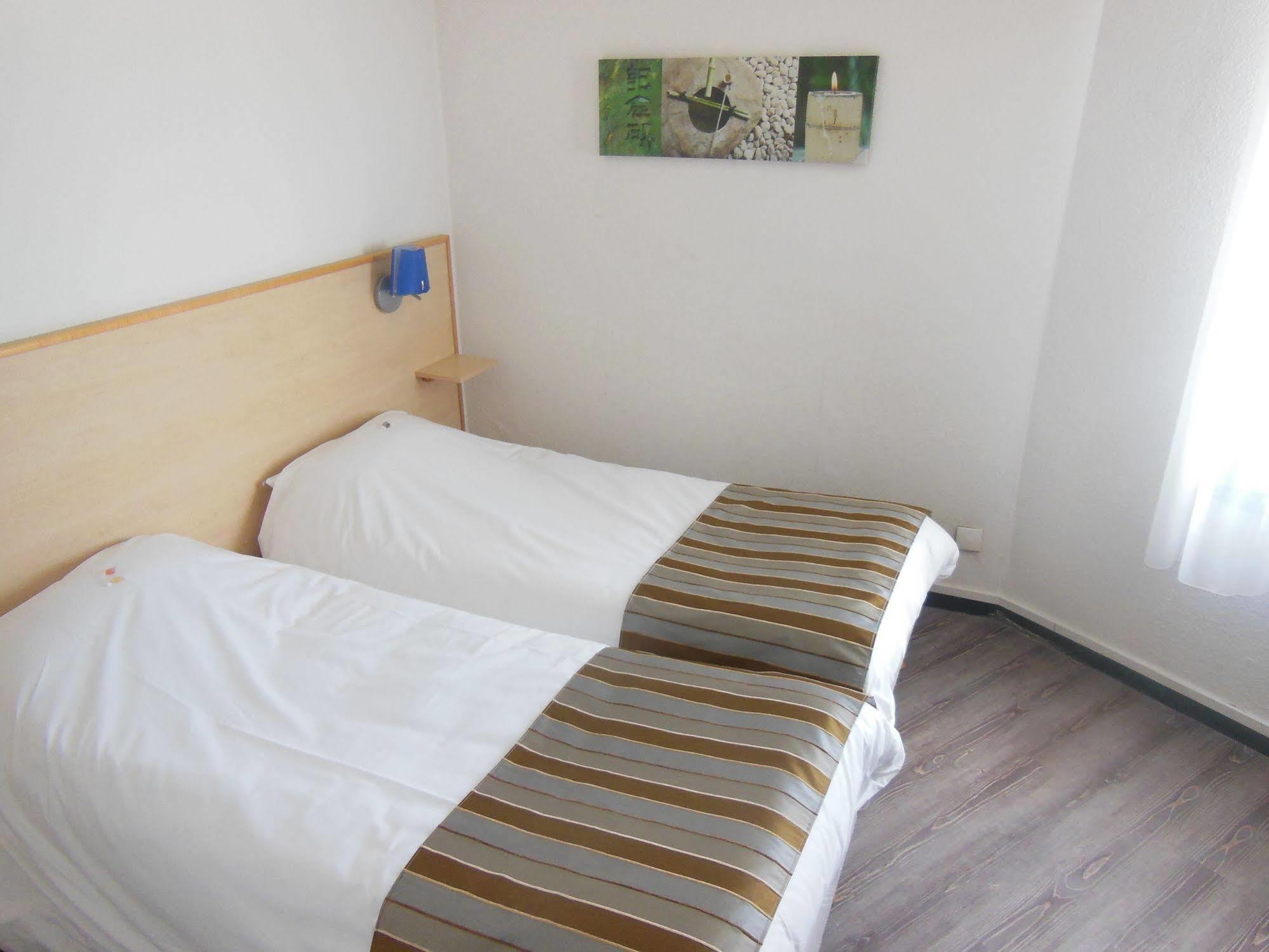 Ibis Budget La Rochelle Пюильборо Экстерьер фото
